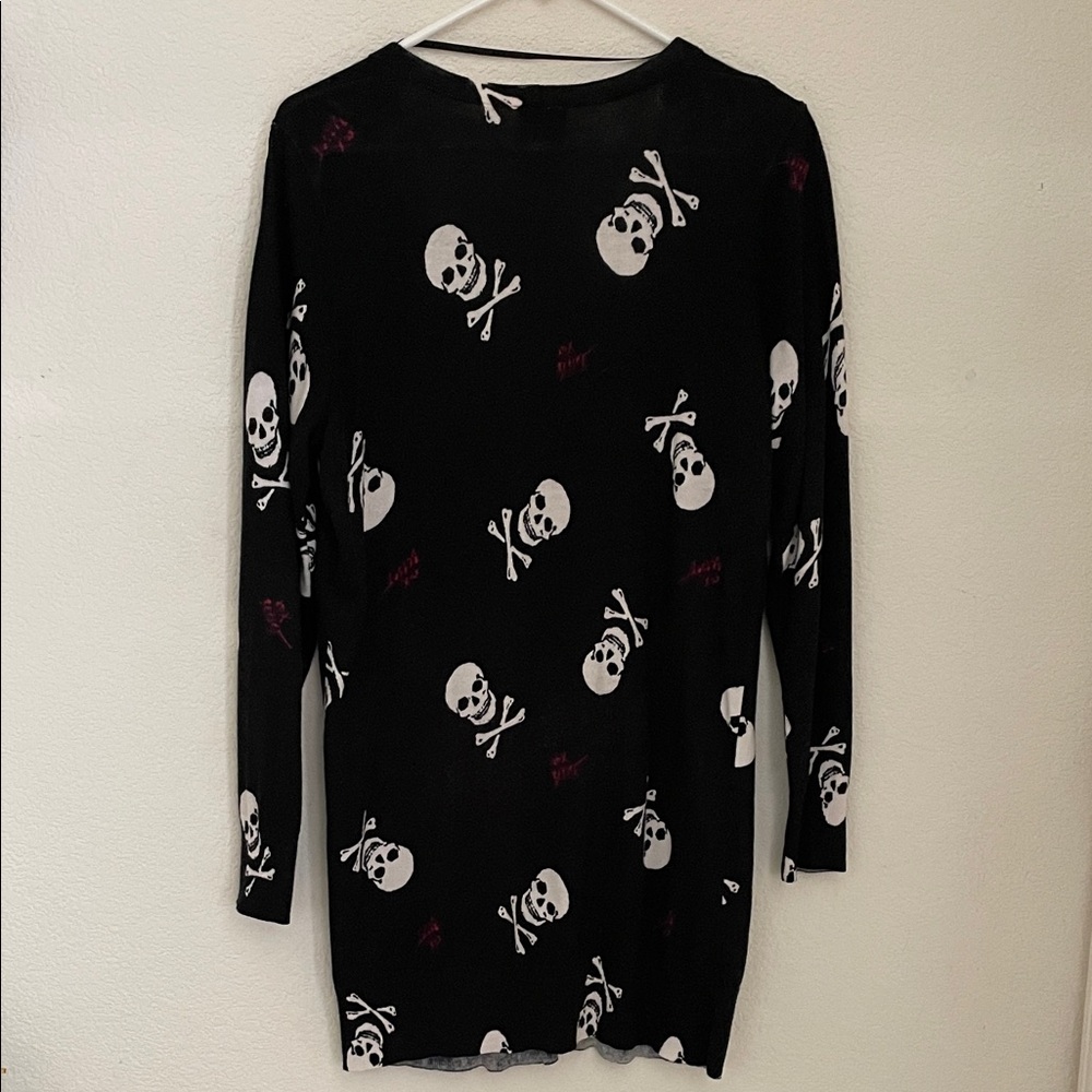 Betsy Johnson - Torrid Black Skull Print Women's Sweater - Picture 2 of 6